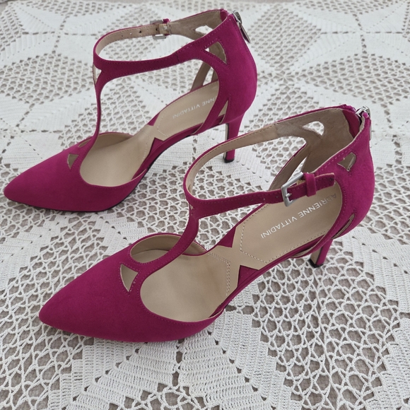 Adrienne Vittadini Futchsia Suede T Strap Heels Size 10 - Picture 3 of 8